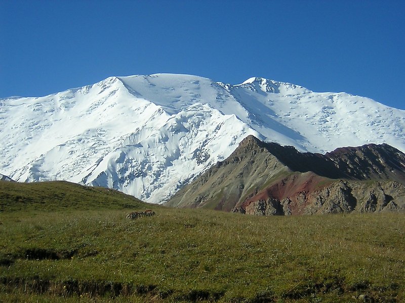 Вершина памира 6. Пик Ленина Lenin Peak. "Памир. Пик Ленина 1974". Пик Ленина Кыргызстан. Горы Тянь Шаня пик Ленина.